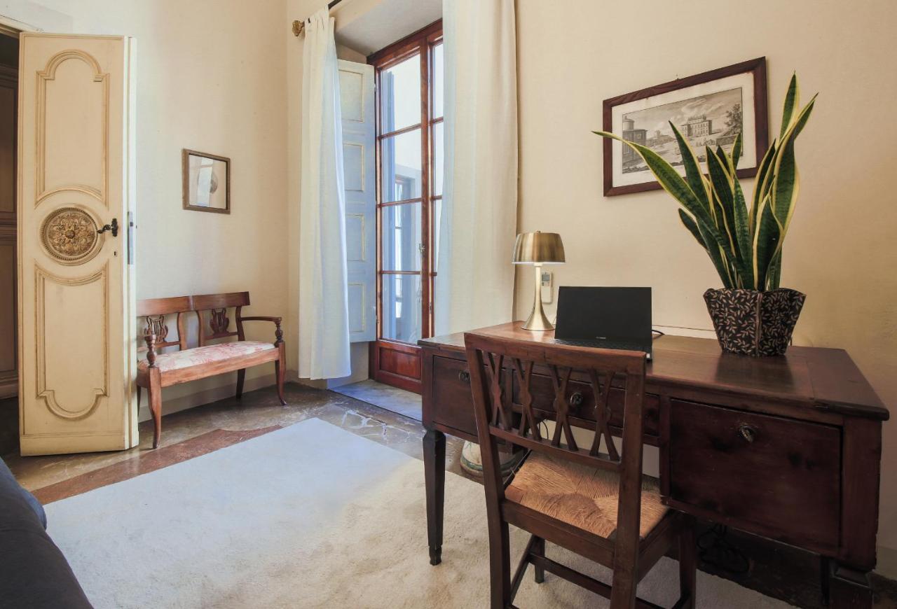 - The Slowcoach House Florenz